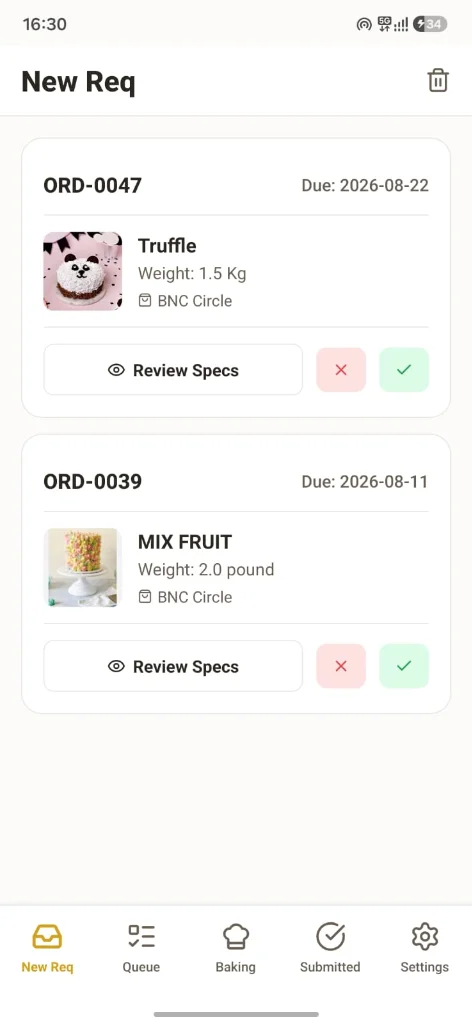 Kitchen app showing new cake requests with review, accept and reject buttons